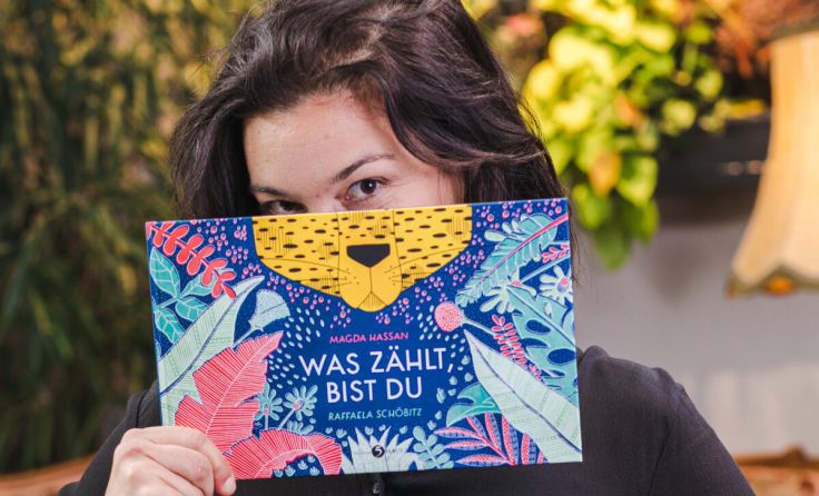 Magda Hassan liest aus ihrem Buch. (Foto: Veronika Steinberger)