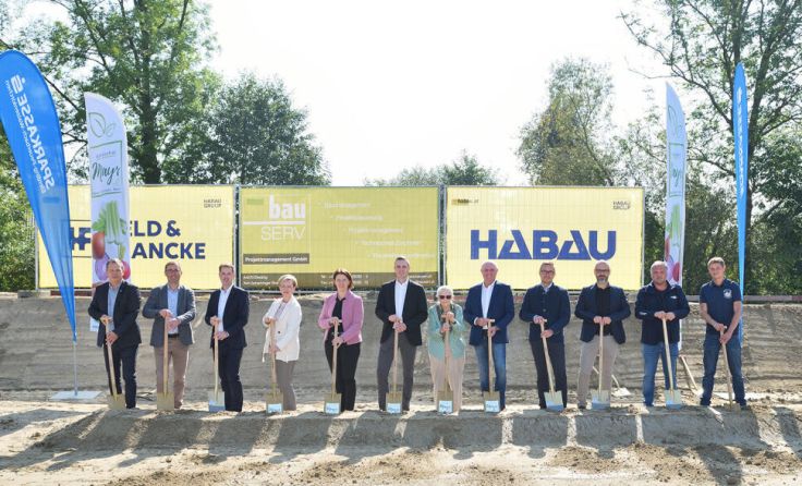 Der Spatenstich der neuen Produktionsstätte am Gemüsehof Mayr (Foto: Michael Thallinger)