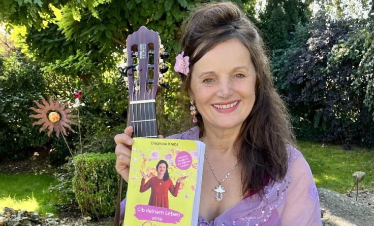 Die Autorin Monika Kronschläger spricht über ihr Buch. (Foto: Kronschläger)