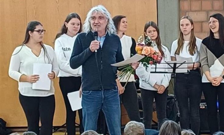 Lehrer Günter Pilsner verabschiedete sich in die Pension. (Foto: TNMS Eferding Nord)