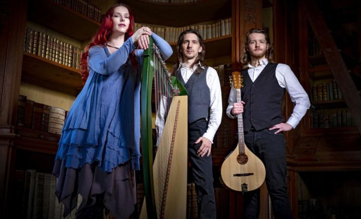 Das Trio Spinning Wheel gibt ein Konzert in Waizenkirchen. (Foto: Jan Lederer)