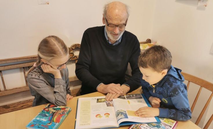 Gemeinsam macht das Lesen gleich viel mehr Spaß. (Foto: REGEF)