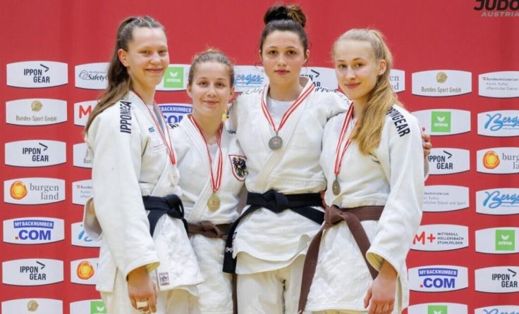 Lilian Hutterer (2. v. r.) erhielt die Bronzemedaille. (Foto: Oliver Sellner)