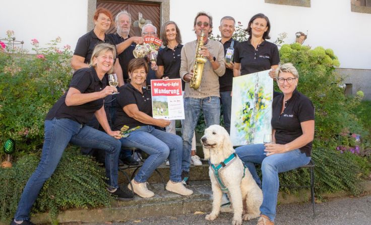 „Art im Dorf“ beteiligt sich an der Weberbartl-Apfel-Wanderung. (Foto: Eva Wahlmüller)