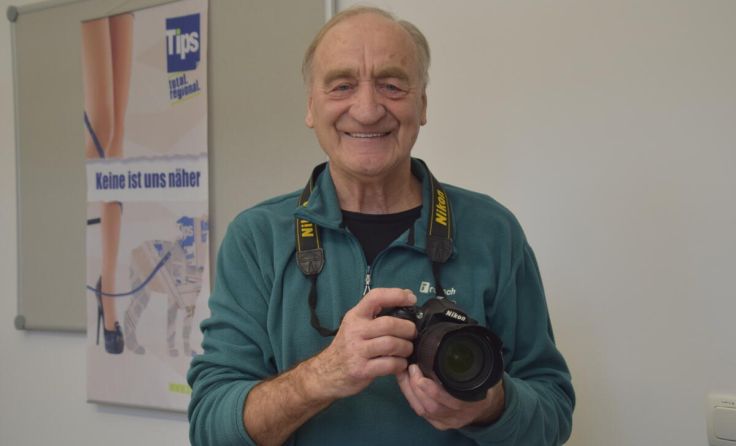 Auch mit seinen 83 Jahren ist Josef Pointinger Fotograf mit Leidenschaft. (Foto: Bocksleitner)