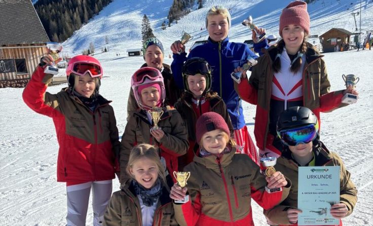 Die erfolgreichen Kids des USC Neukirchen beim Kindercup in Hinterstoder (Foto: Michael Reisinger)