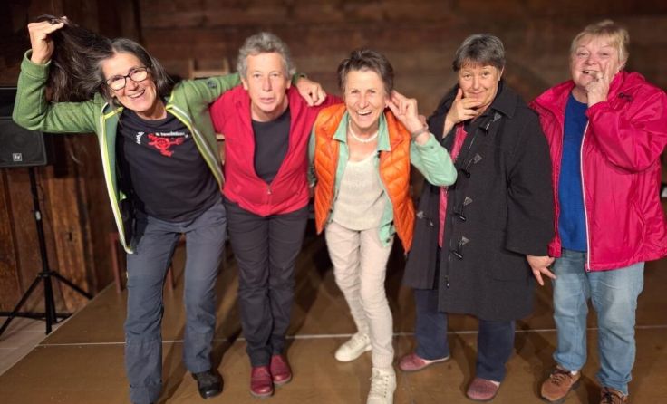 Bäuerinnen veranstalten ein Kabarett in Stroheim. (Foto: Stroheimer Bäuerinnen)