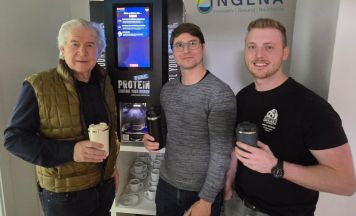 Schallerbacher Firma bringt umweltfreundliche Getränkeautomaten in die Schulen