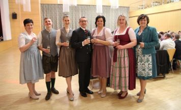 Samareiner Bäuerinnen luden zum Lichtmess-Tanz