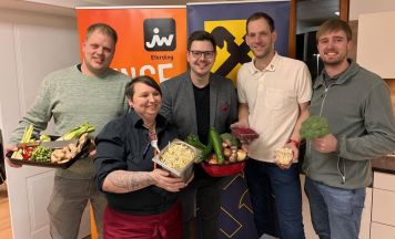 Eferdings junge Unternehmer netzwerken beim Kochen