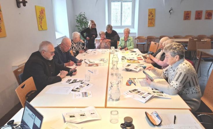 Die Eferdinger Senioren werden fit für die digitale Welt. (Foto: Karl Hemmelmayr)