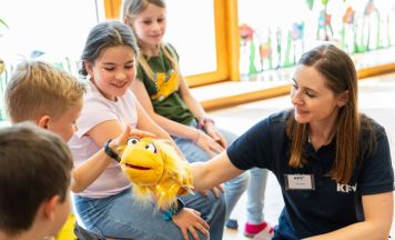 Glühwürmchen zu Gast im Eferdinger Kindergarten