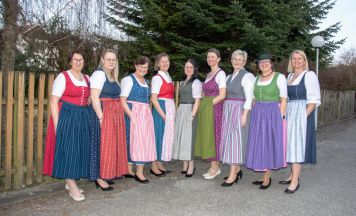 Neue Dirndlkleider in Waizenkirchen