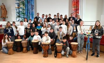 Institut Hartheim wird Partner der Alkovener Mittelschule