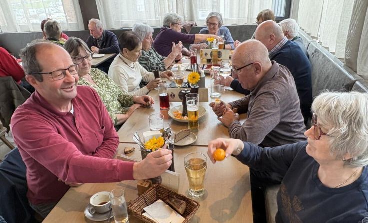 Das Eierpecken sorgte für viele lachende Gesichter. (Foto: SB Natternbach)
