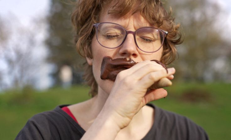 Schokolade steht in Frau Tomanis neuem Lied für die Sehnsucht nach Frieden. (Foto: Reinhard Zach)
