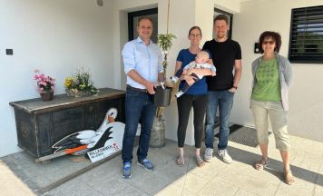 Apfelbäumchen für die jüngsten St. Georgener