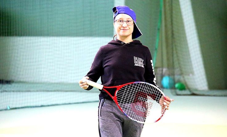 Silvia Hochmüller tritt im Tennis an. (Foto: Caritas)