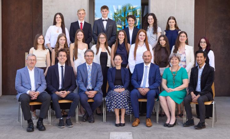 Die Absolventen der Klasse 8A (Foto: GMR Colorlabor)