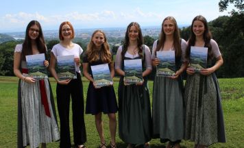 Ausgezeichneter Maturaerfolg für zwei Schartnerinnen