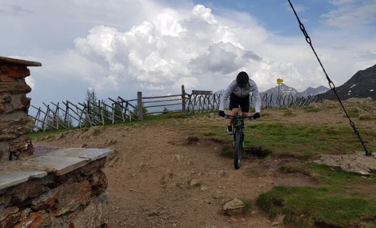 Der Frühling bringt wieder Begeisterung für das Mountainbiken. (Foto: Julian Lachner)