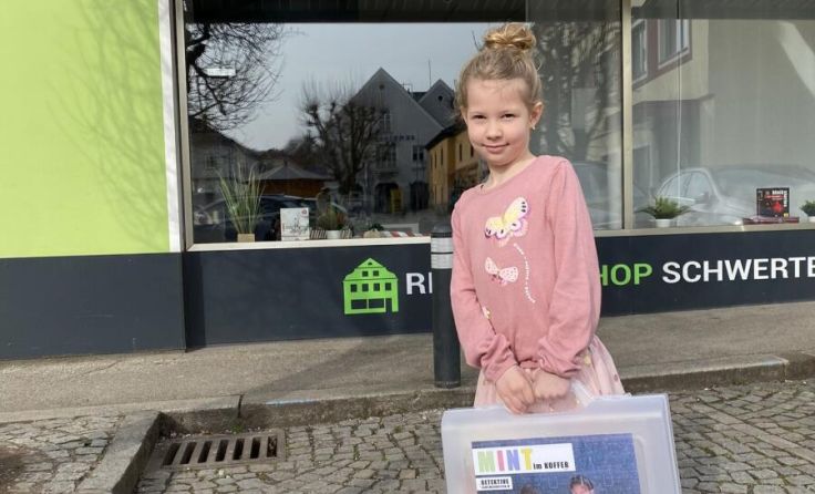Die MINT-Koffer kann man sich in der Biblitohek ausborgen. (Foto: Pichlbauer)