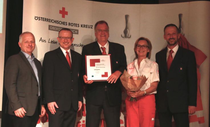 Josef Wintersberger wurde der Ehrenring verliehen. (Foto: OÖRK_BSTPerg_HerbeStephan)