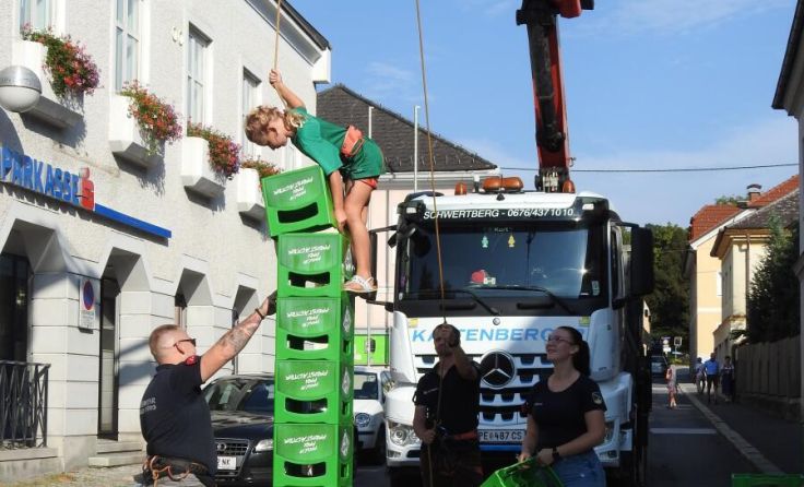 Für Kinder ist Bierkistenklettern geplant. (Foto: Gemeinde Schwertberg)