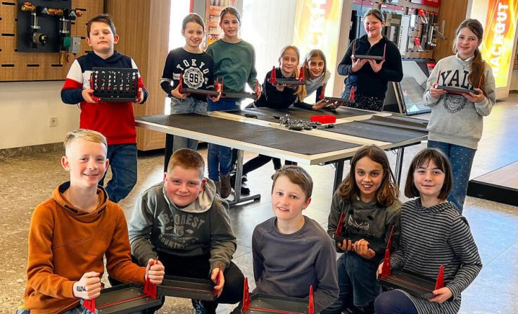 Die Schüler kreierten mit dem 3D Drucker eigene Werkstücke. (Foto: Hargassner)