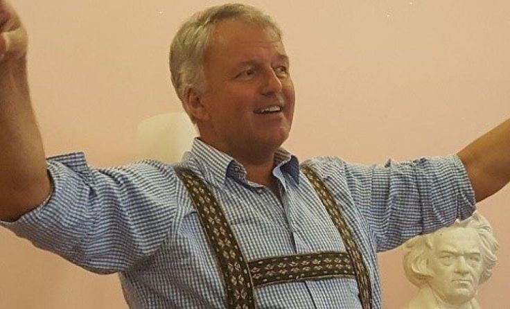 In Mattighofen kann mit Poidl Breinlinger gesungen werden. (Foto: Kaufmann)