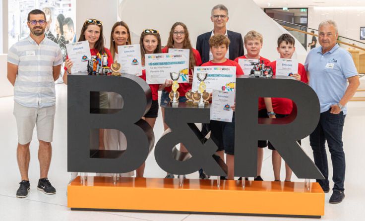 Beide Gewinnerteams sind Schüler der Mittelschule Riedau. (Foto: B&R)