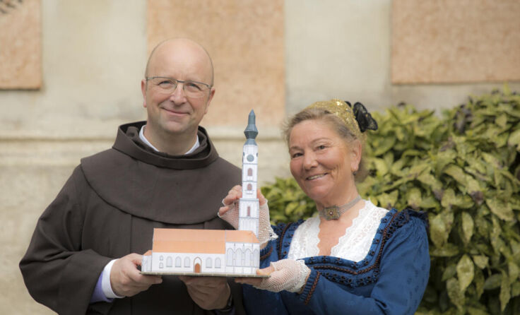 Pater Severin Piksa und Obfrau Angelika Gerner (Foto: Herbert Fink)