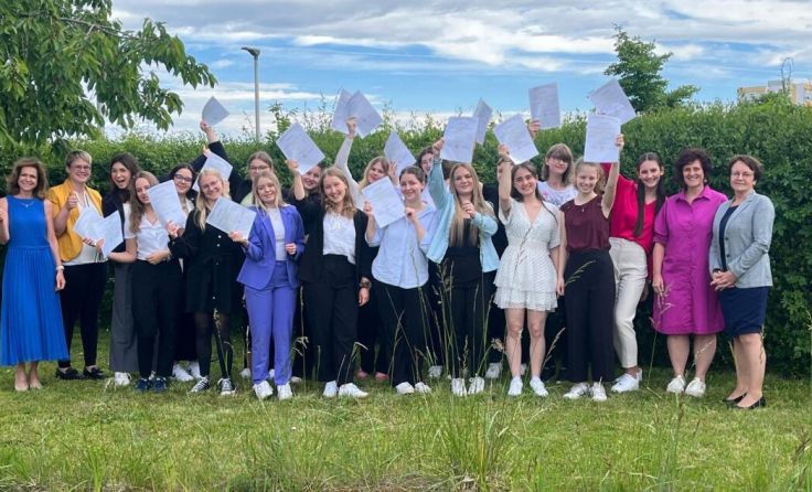 Die Schüler der 4HLB wünschen gutes Gelingen beim Nachkochen. (Foto: Kirmann)