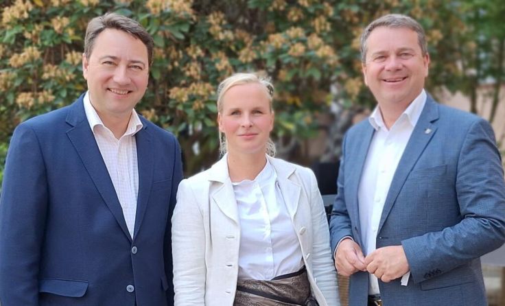 Von links: Manfred Haimbuchner, Anna Teufel, Christian Partoll (Foto: FPÖ Ansfelden)