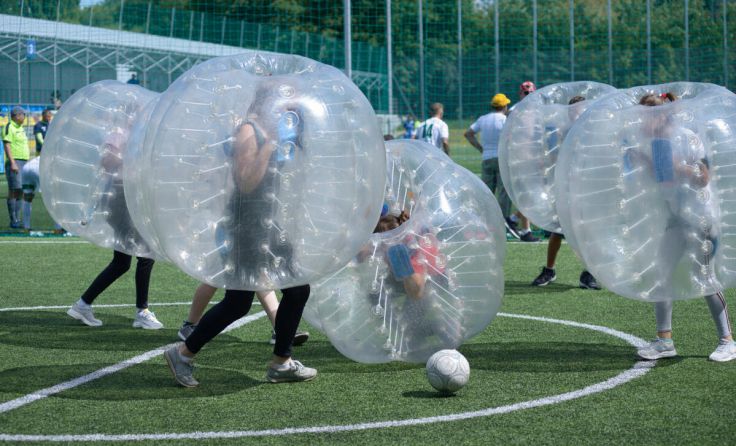 Bubble Soccer (Foto: Yurii Zushchyk/stock.adobe.com)