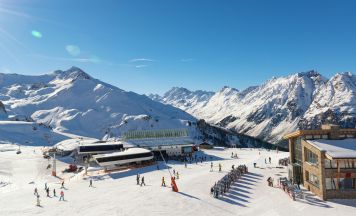 20 Meter neben der Piste: Skifahrer stirbt bei Lawinenabgang in Tirol