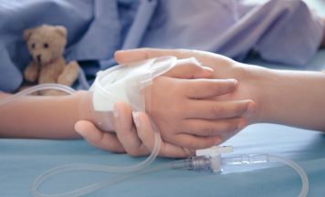 Vorwürfe gegen Klinik: Herzkrankes Kind (2) erhält beschädigtes Spenderherz