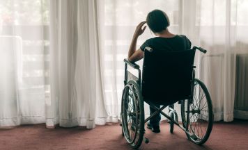 Tragödie: Mutter (34) nach Wäscheaufhängen querschnittsgelähmt