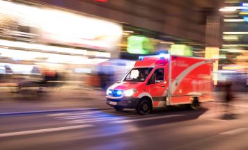 Faschingsparty endet tödlich: Jugendlicher (17) stirbt tragisch