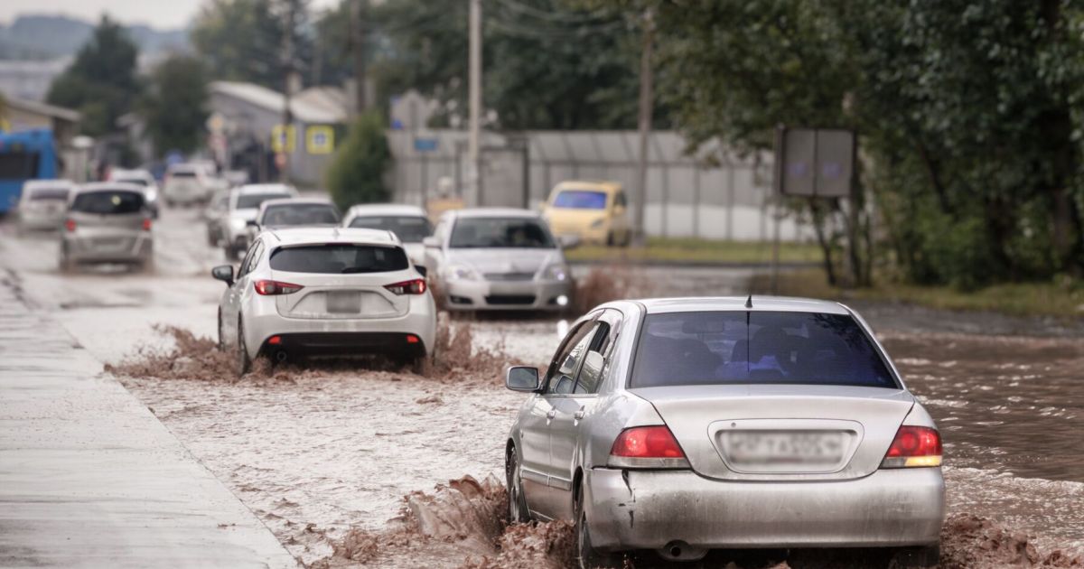Schwere Unwetter in Italien: Tornado verwüstet Ort - Erdrutsche blockieren ...