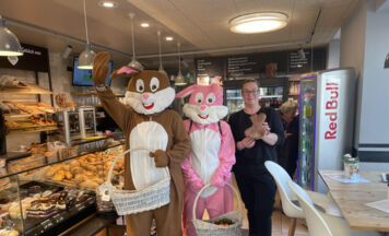 Osterhasen besuchen Braunau und Simbach