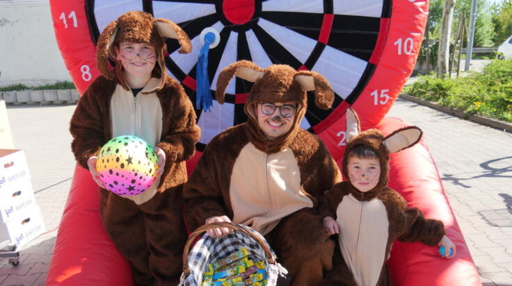 Osterhasen besuchen Braunau und Simbach