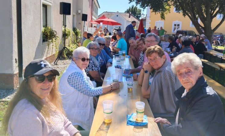 Für die Gäste gab es Bier, Weißwurst und Brezen. (Foto: PV Kronstorf-Hargelsberg)