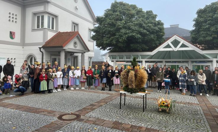 Zuerst wurde ganz traditionell mit einer Messe Erntedank gefeiert. (Foto: Gemeinde Hargelsberg)