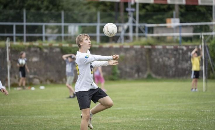 Faustball spielt der 18-Jährige schon seit elf Jahren. (Foto: Ines Weber)