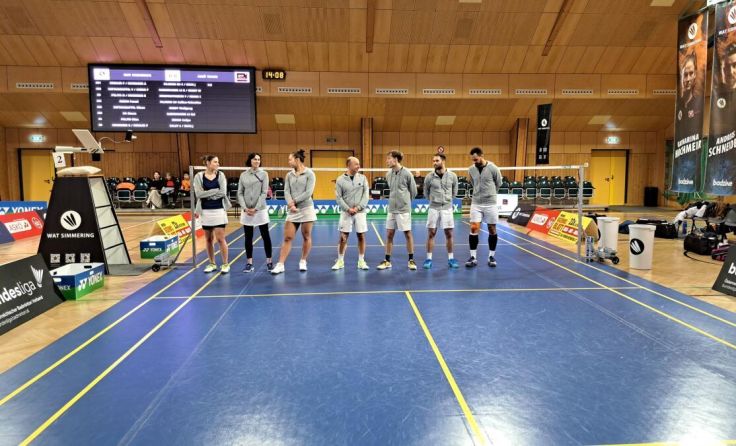 Die Mannschaft bei der Begrüßung. (Foto: ASKÖ Badminton Traun)