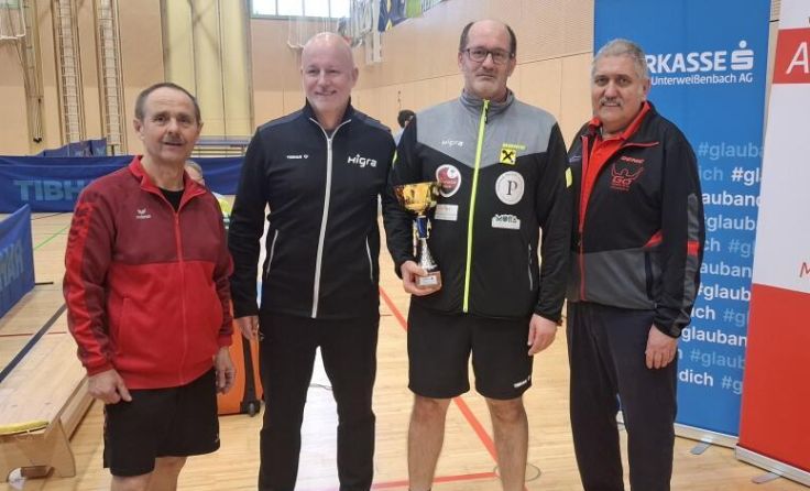 Patrick Kefer (3. v. l.) ist zweifacher Tischtennis-Landesvizemeister. (Foto: TuS Kremsmünster)