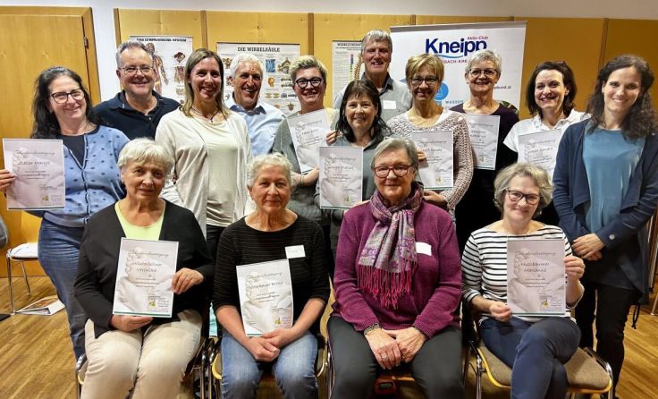 Zum Abschluss bekamen die Teilnehmenden ein Zertifikat. (Foto: Marie-Theres Hönegger)