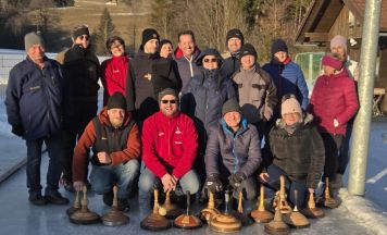 Treffsichere Stöcke und beste Stimmung im Roßleithener Waldstadion