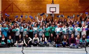 Greiner kreiert personalisierte Jausenboxen für Kirchdorfer Mittelschüler